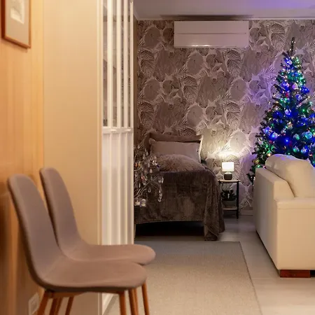 Arctic Near Santa Park Рованиеми